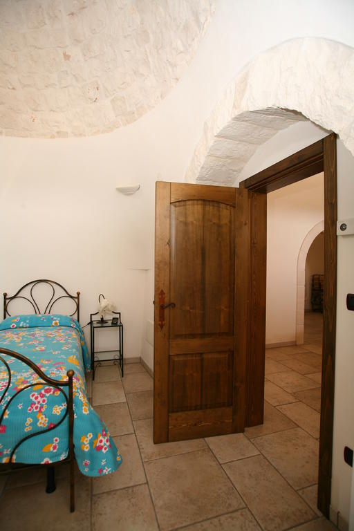 Trulli Convertini Locorotondo Buitenkant foto